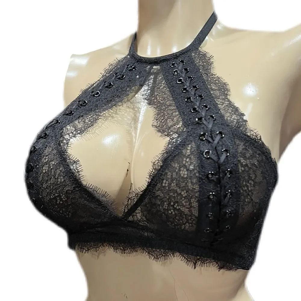 Victoria’s Secret lace up high Neck  Keyhole Sexy Bralette black Large